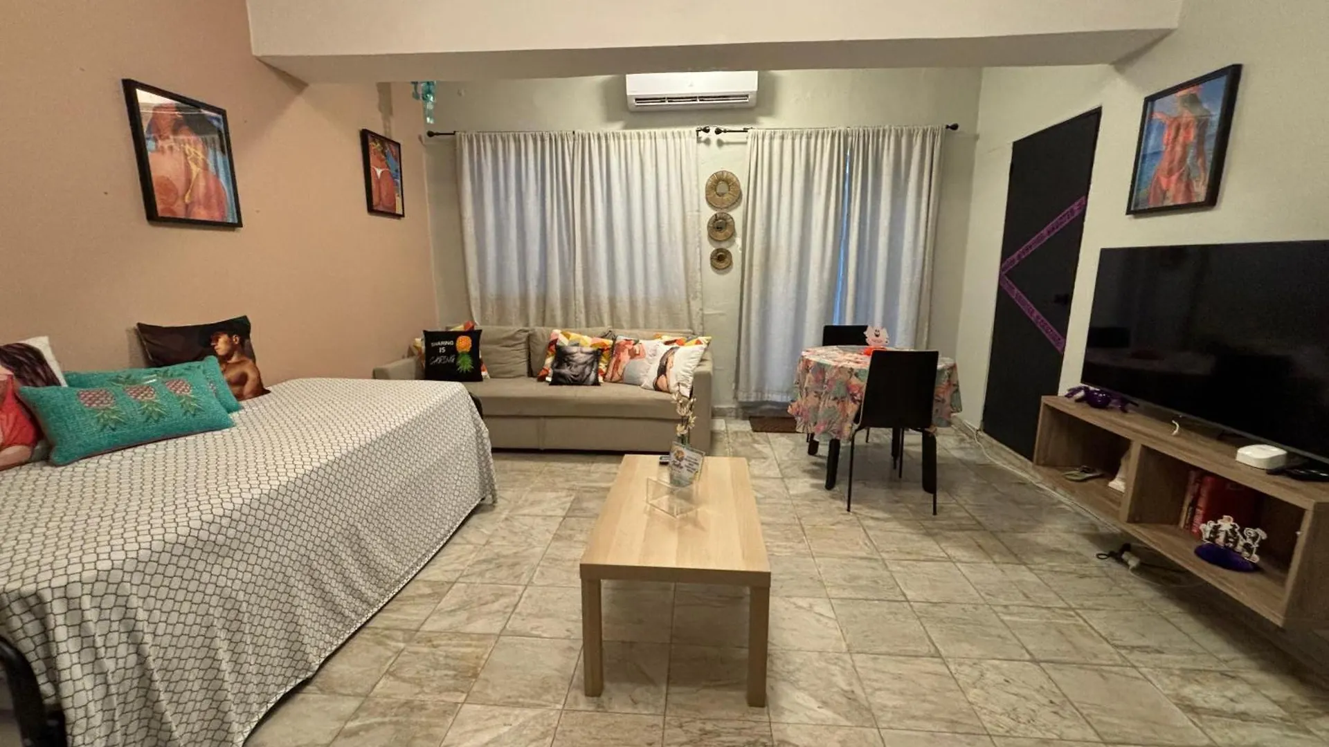 In The Heart Of Condado A 2 Bedroom Apartment Balcony San Juan 0*,  Porto Rico